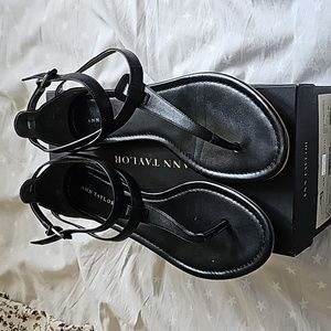 Woman black sandal